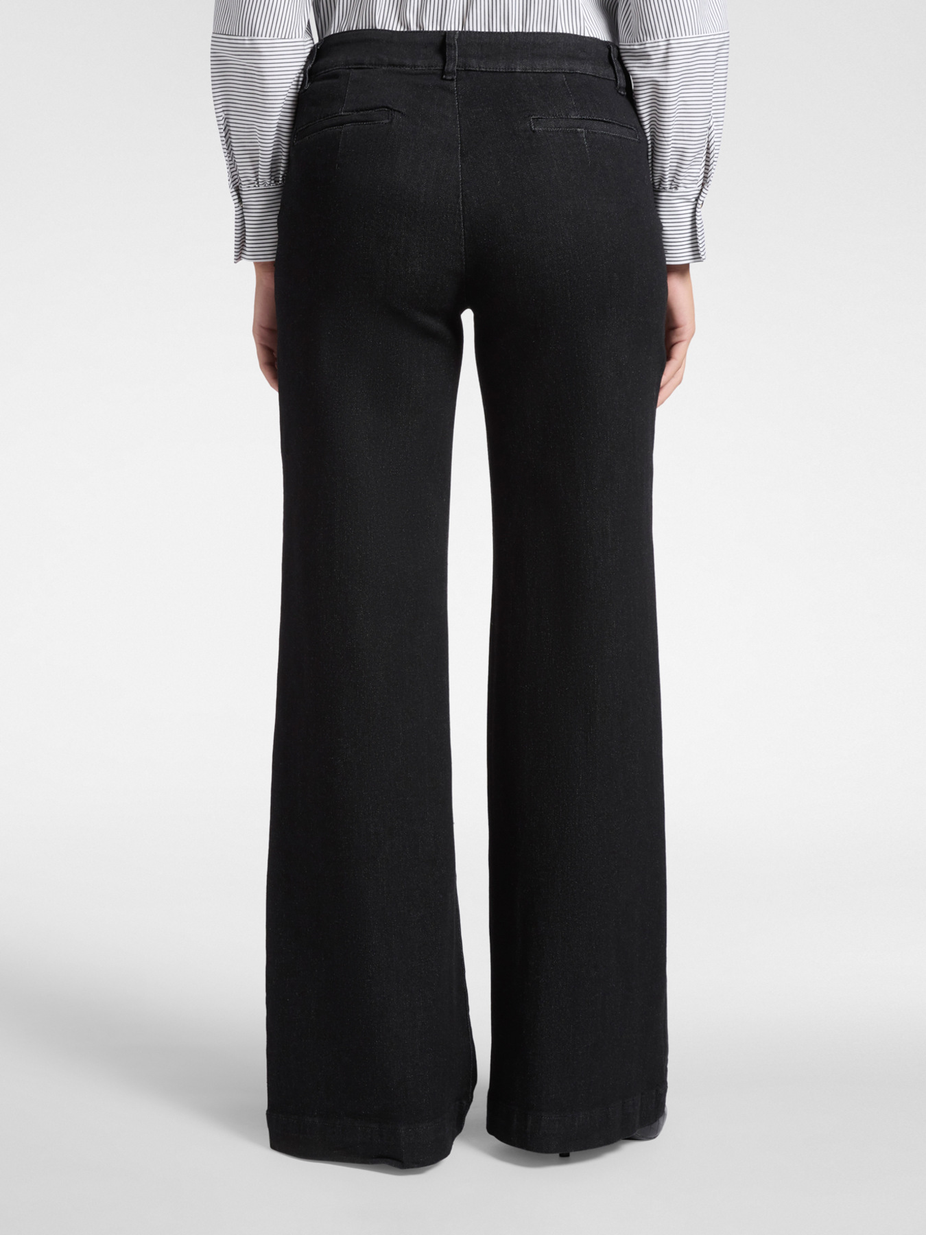 Mid-rise wide leg jeans with 5 pockets, "Wanda" image number 1