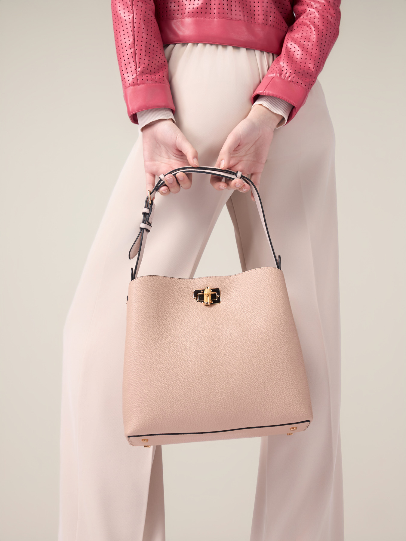 Textured bucket bag image number 0