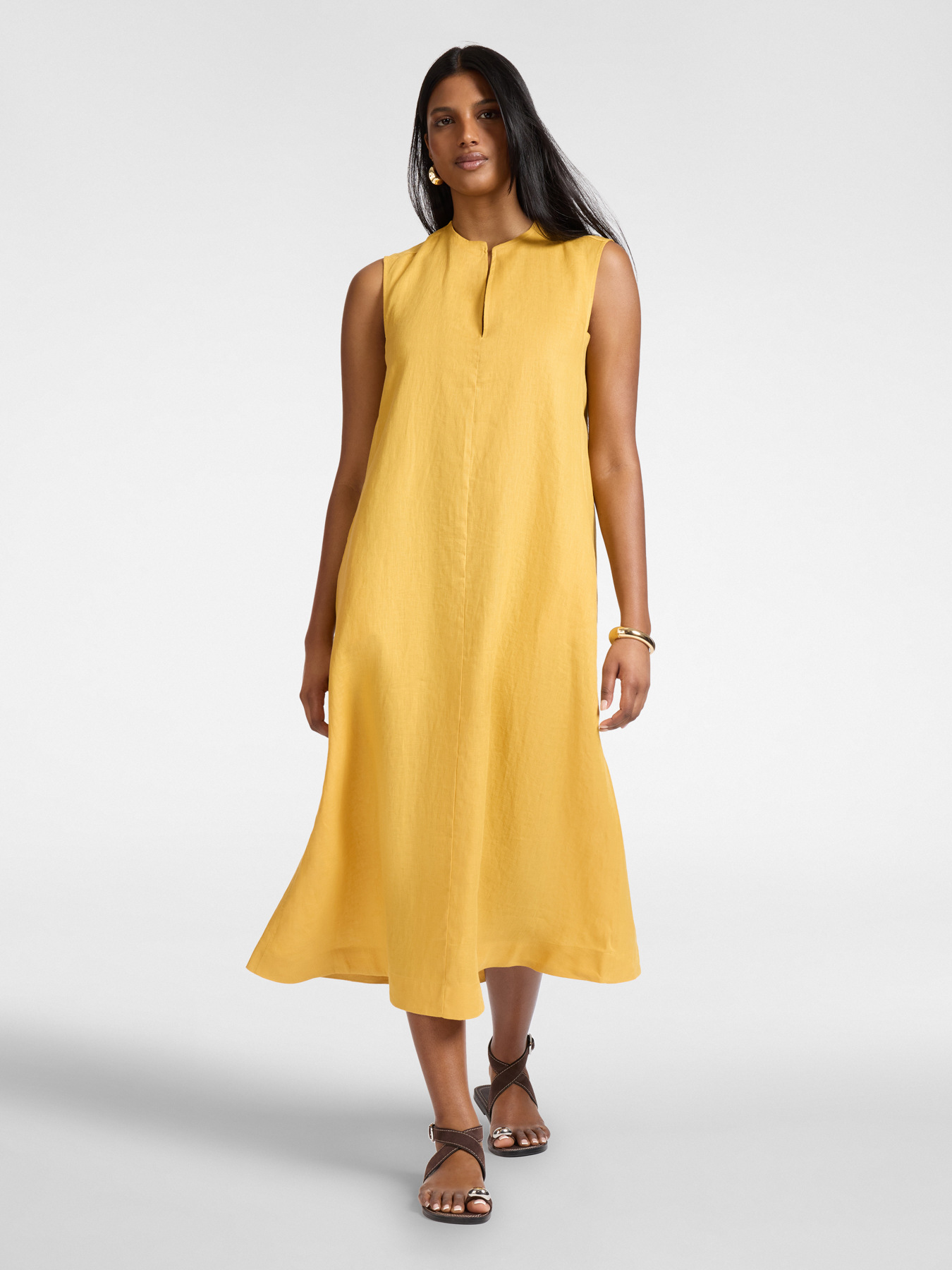 Vestido longo em linho com decote em V image number 2