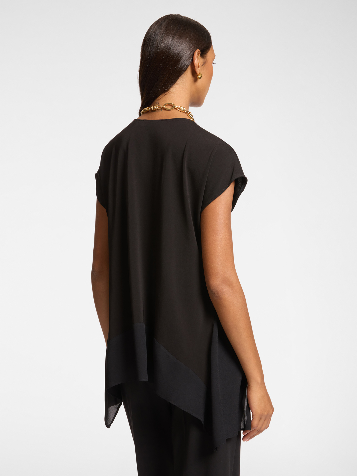 Camiseta longa com pontas na barra image number 1