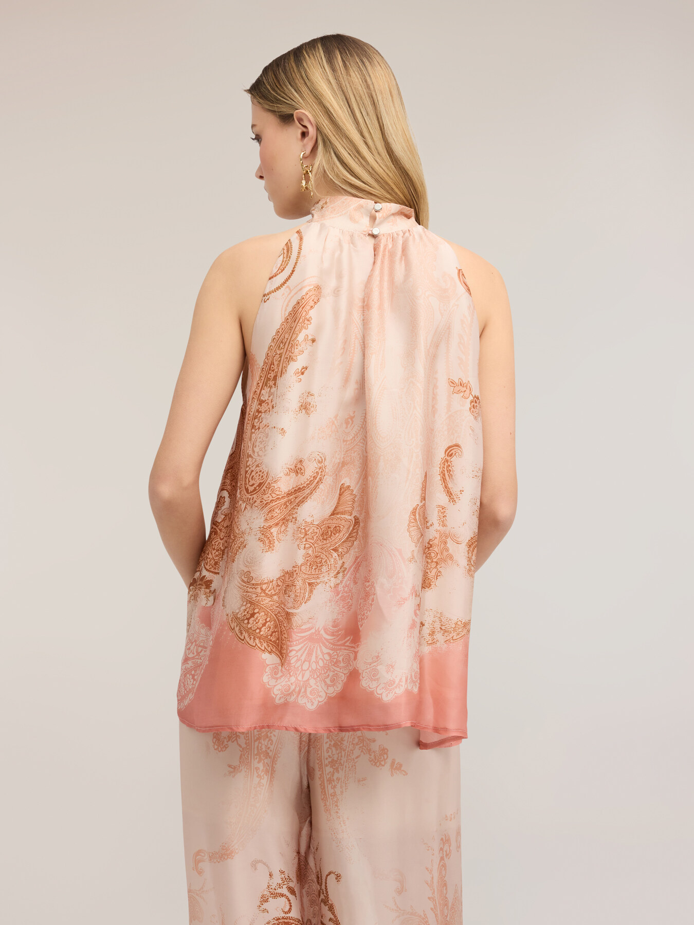 Satin top with print and ruffled collar image number 1