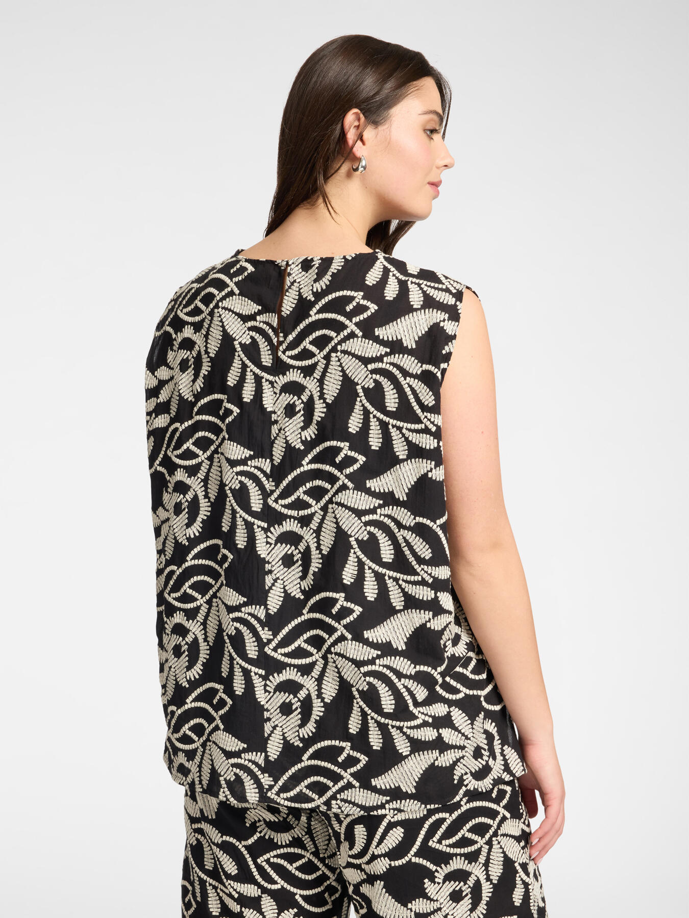 Top brod&eacute; image number 1