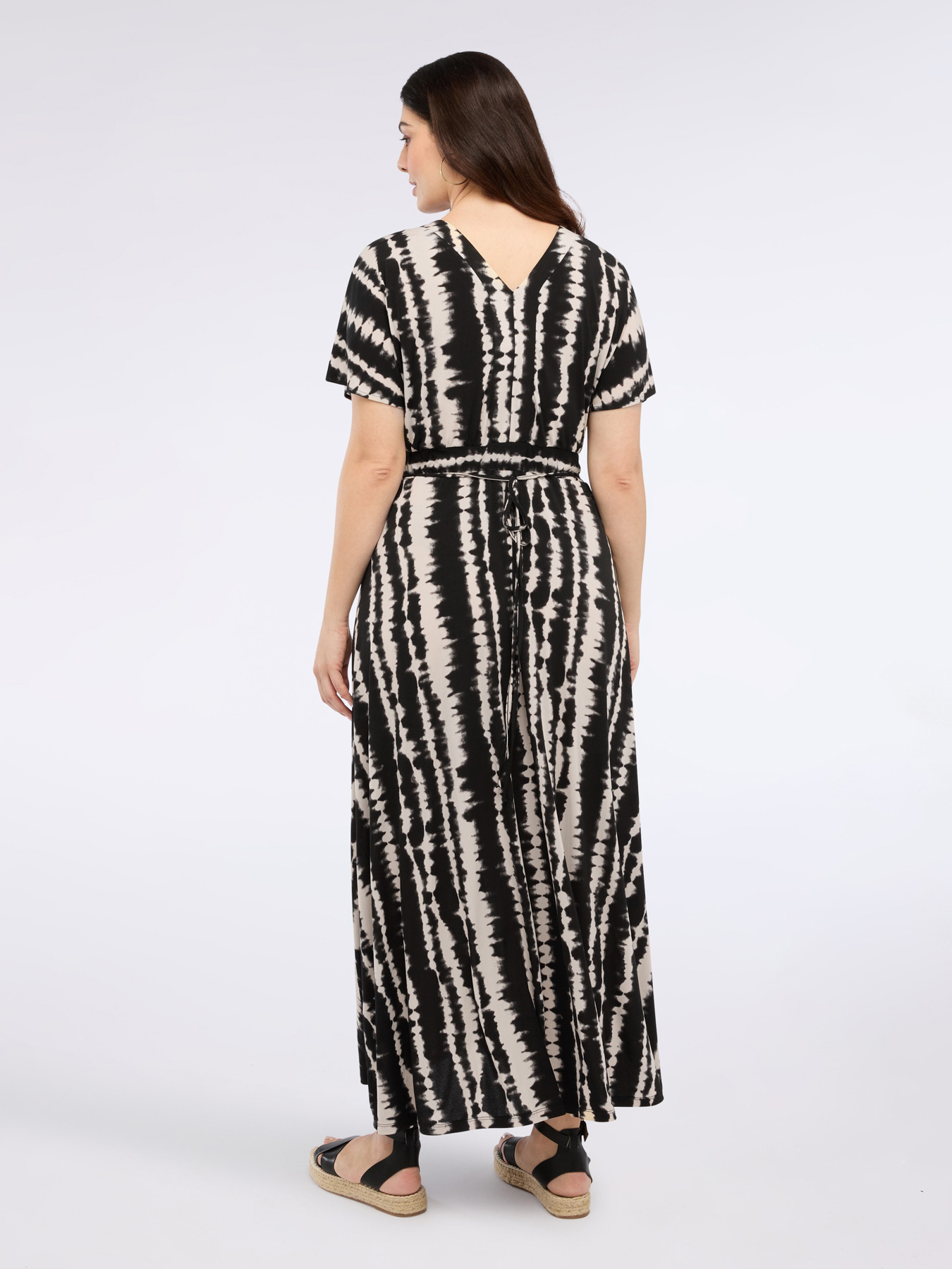 Long dress with tie-dye print image number 1