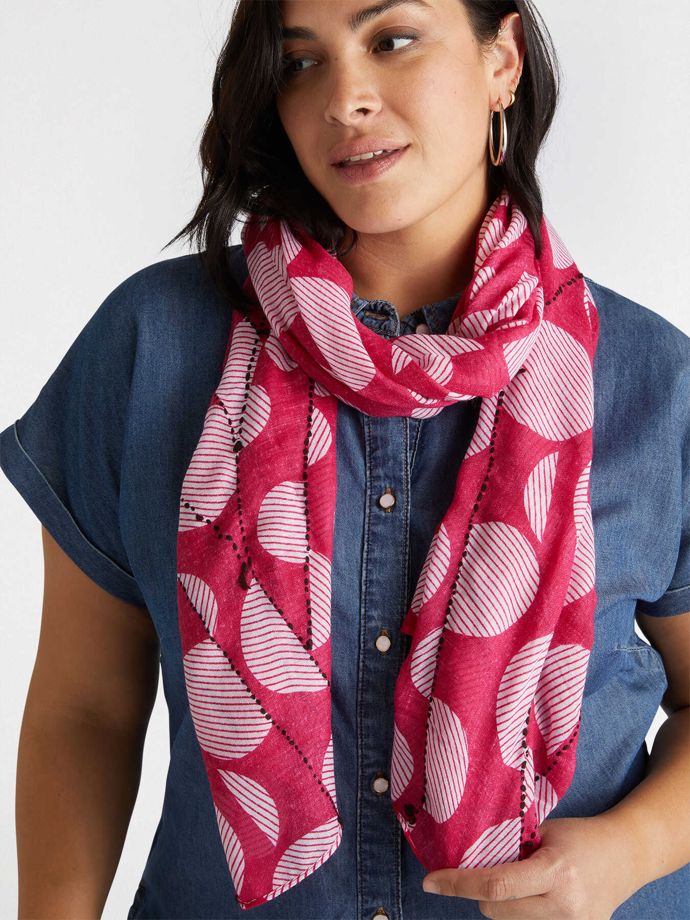 Printed and embroidered stole image number 0
