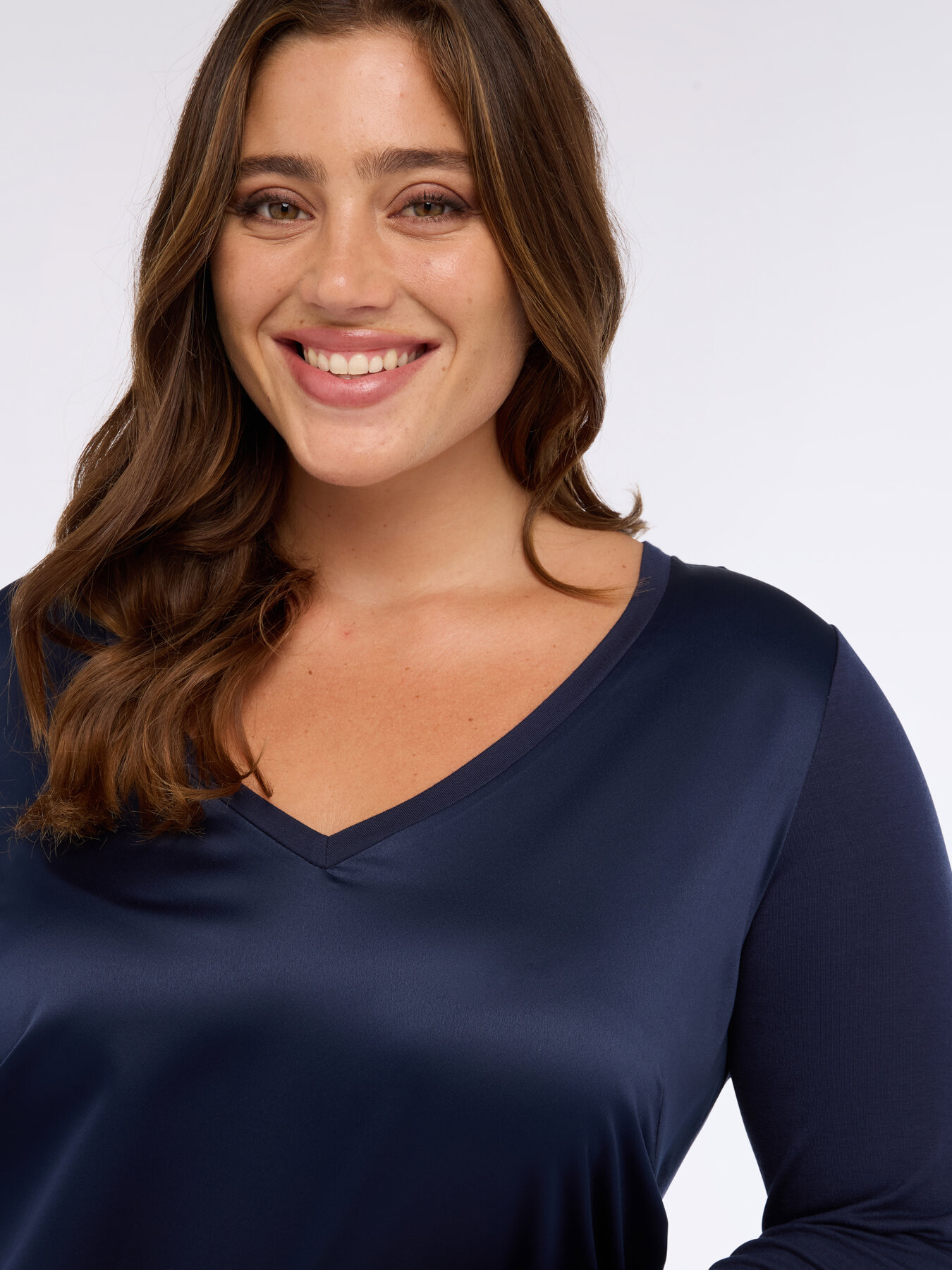 T-shirt bimaterica con scollo a V e maniche lunghe image number 3