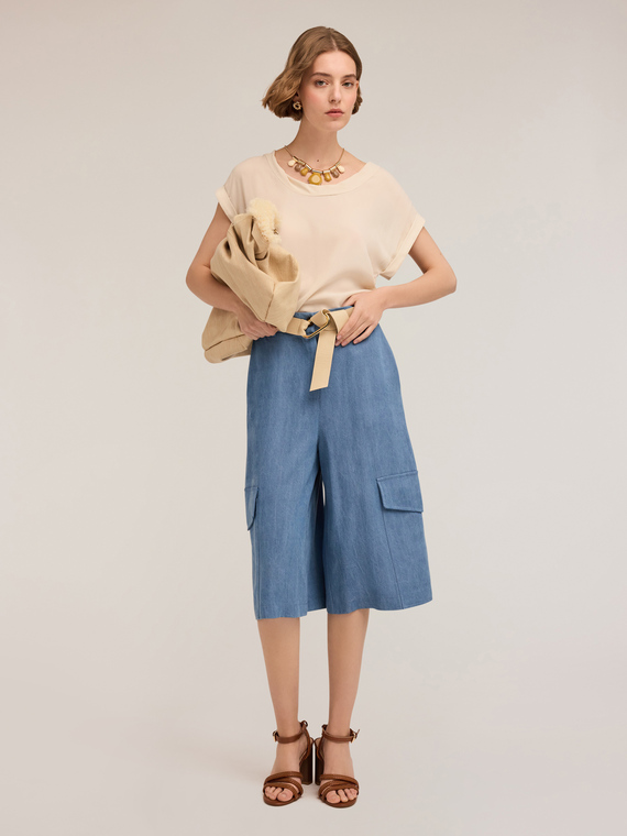 Blouse with twisted trim