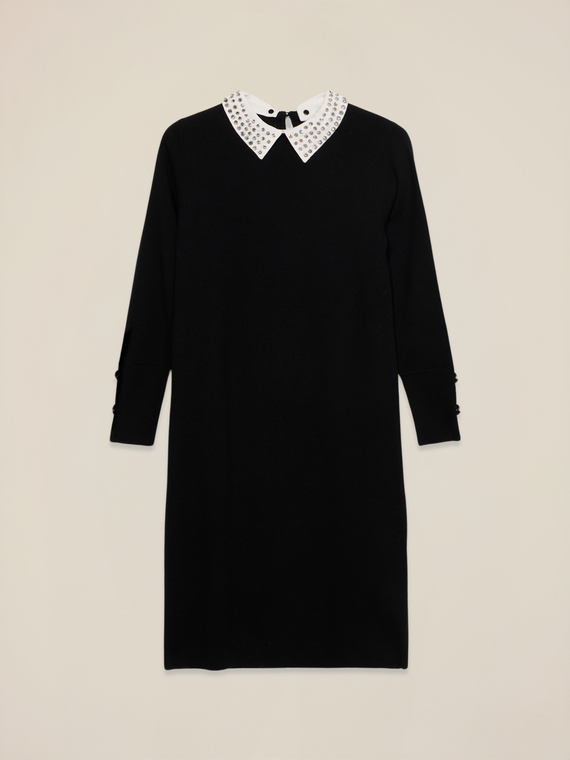 Vestito con colletto decorato
