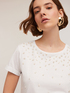 T-Shirt mit aufgestickten Perlen image number 3