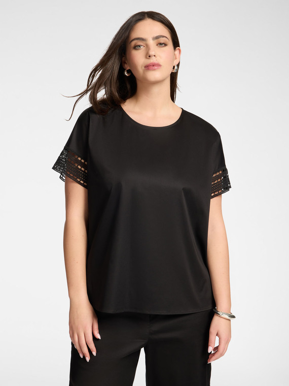 Blouse with lace trim