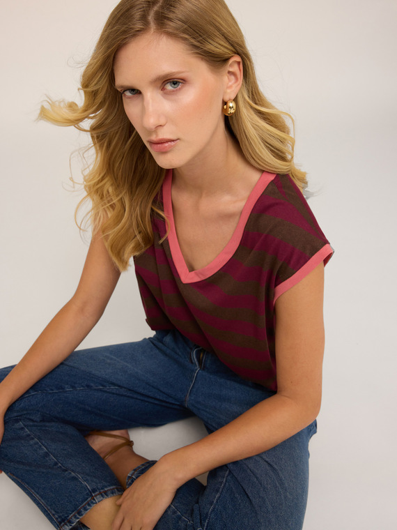 Striped sleeveless T-shirt