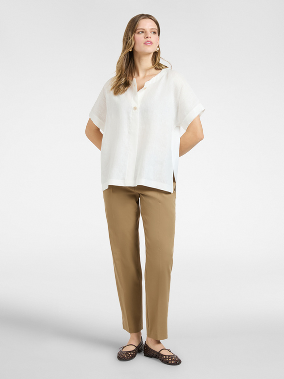 Pantalones rectos en raso stretch