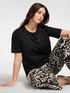 T-shirt in cotone con applicazioni floreali image number 0