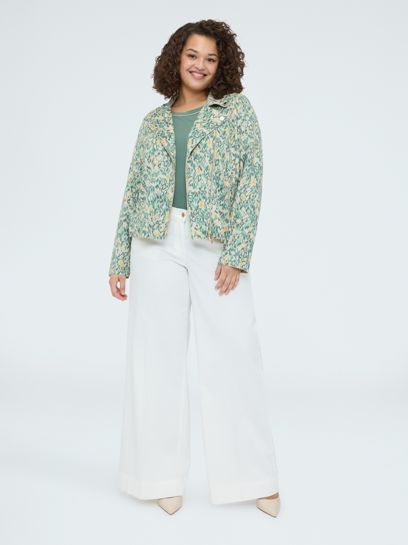 Chaqueta biker en tejido soft touch estampado image number 2