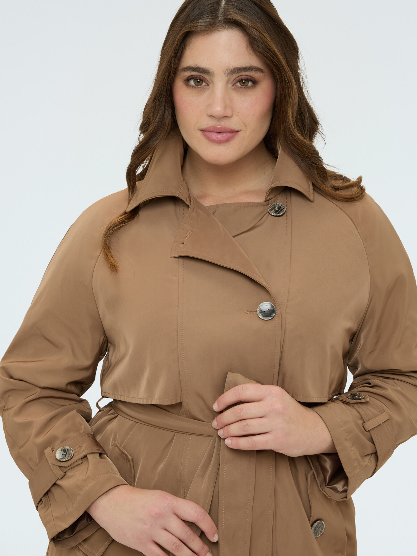 Trenchcoat aus Satin mit G&uuml;rtel image number 3