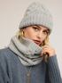 Set sciarpa e berretto con pietre crystal image number 0