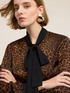 Chemise en satin à motif animalier image number 2