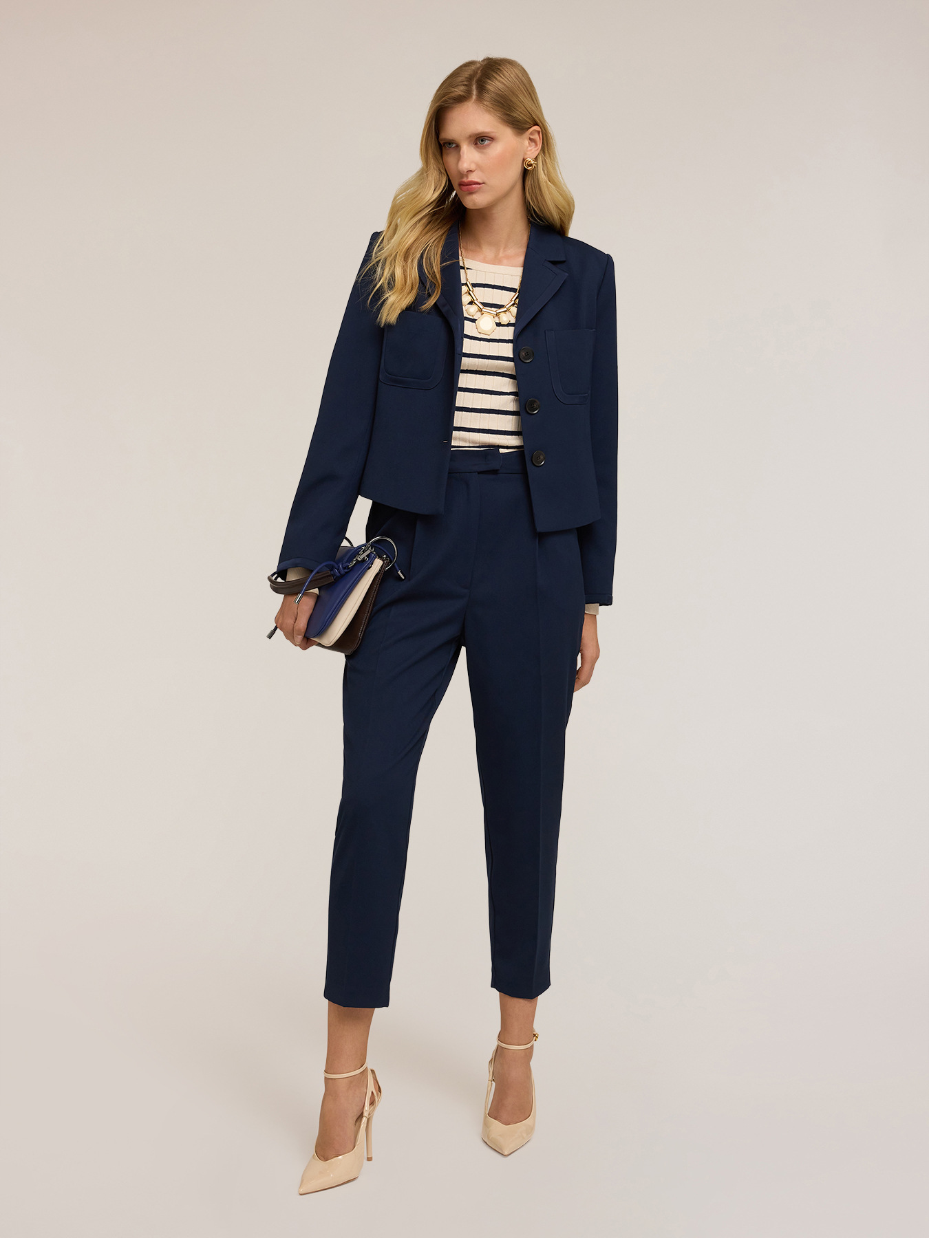 Pantaloni carrot con cintura in raso image number 2