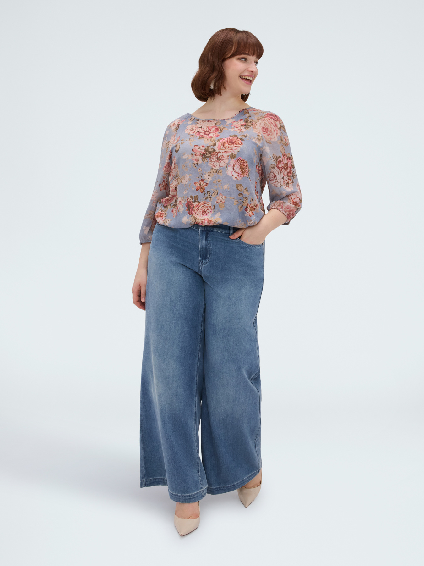 Bluse mit Blumendruck aus Viskose image number 2