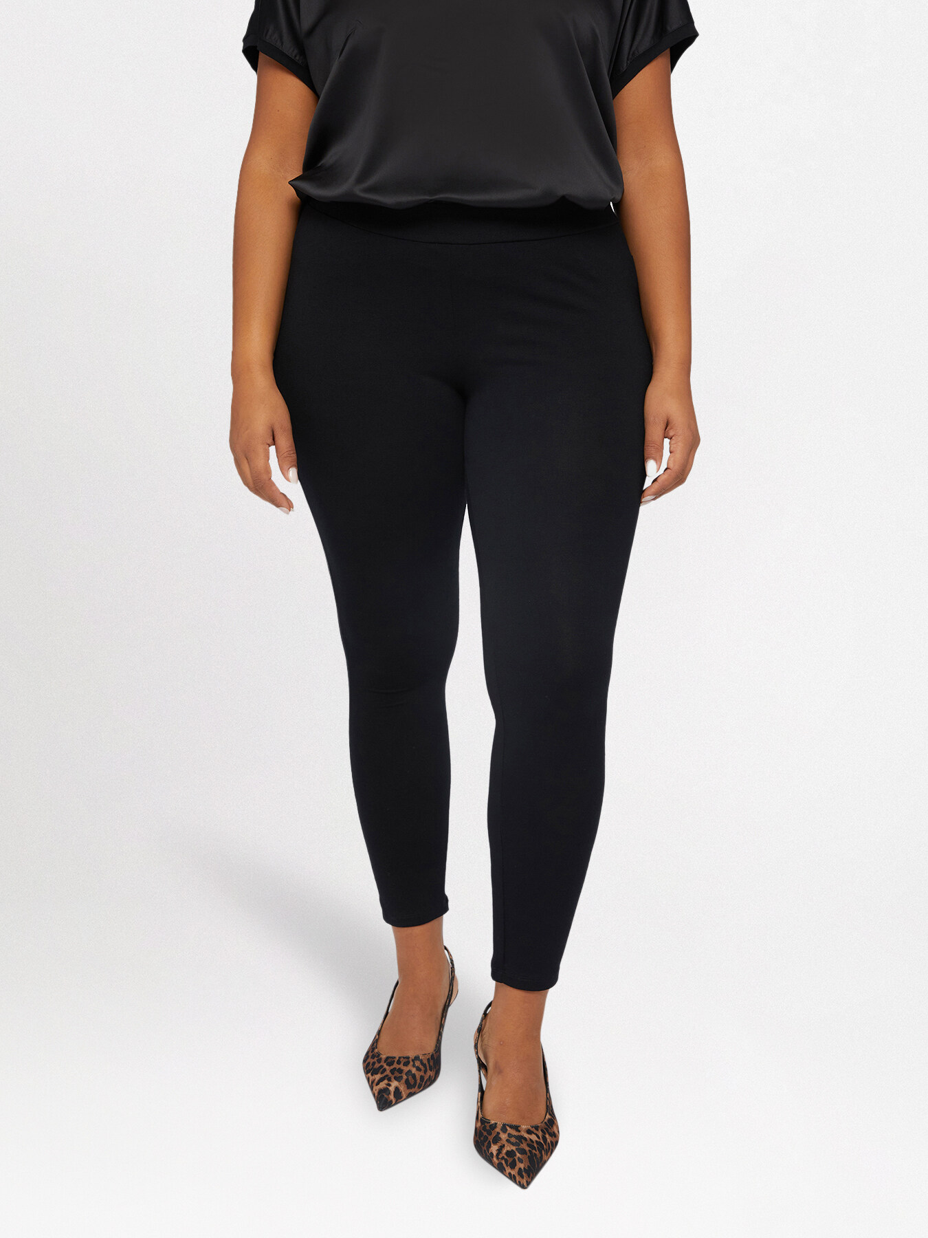 Einfarbige Leggings image number 0