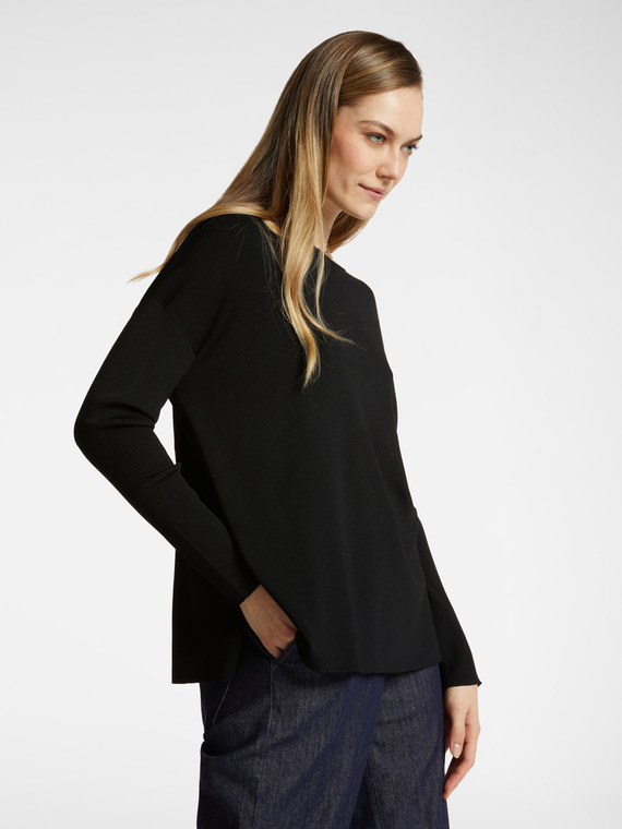 Sweater with boat neck