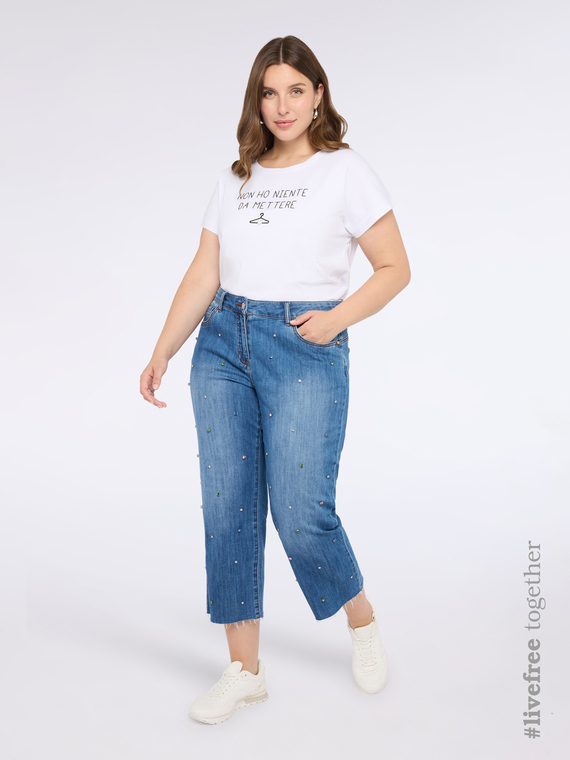 Cropped-Jeans mit Strassapplikationen
