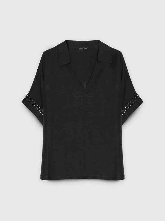 Linen blouse with embroidered sleeves