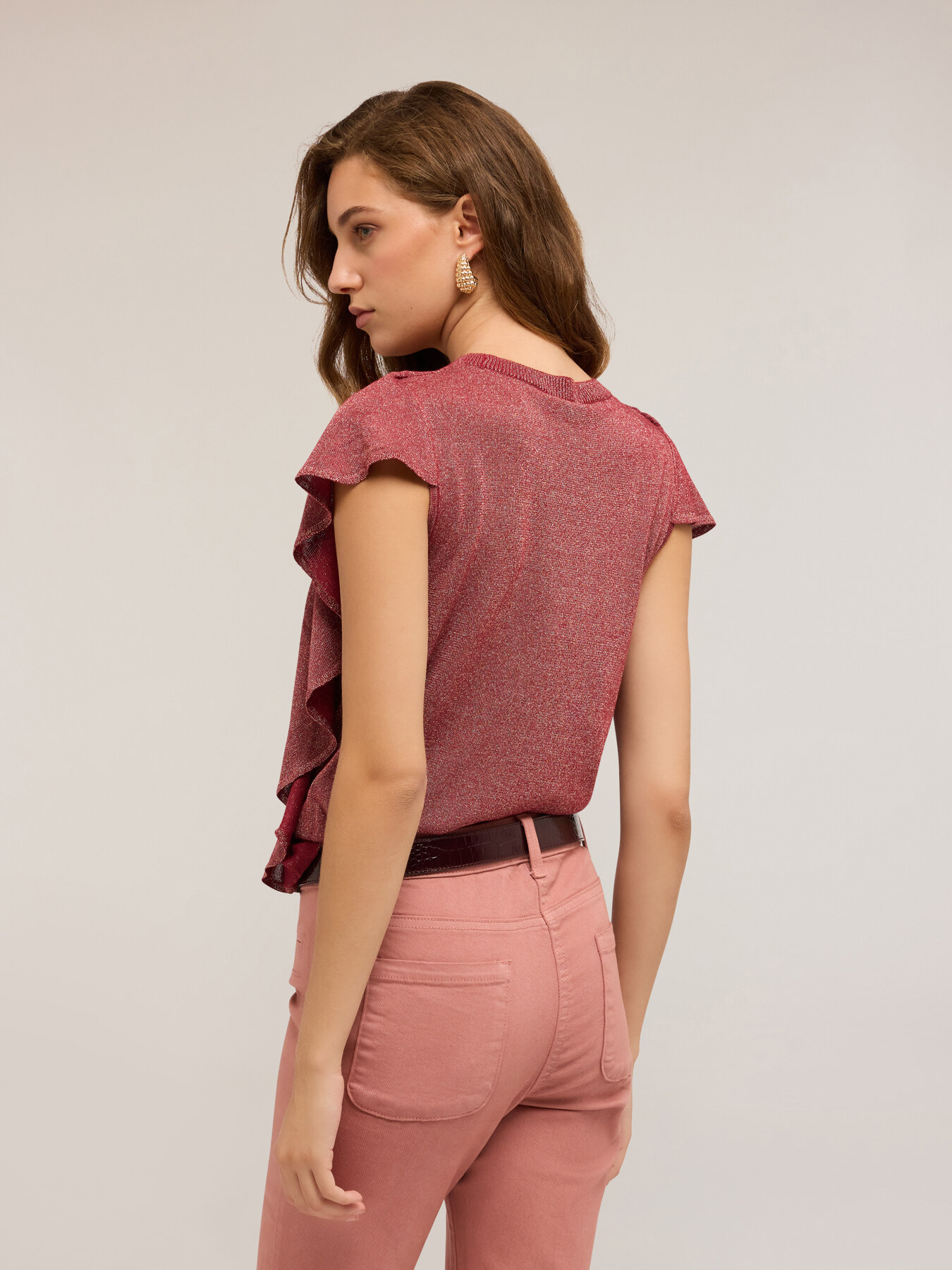 Pull en lurex avec volants lat&eacute;raux image number 1