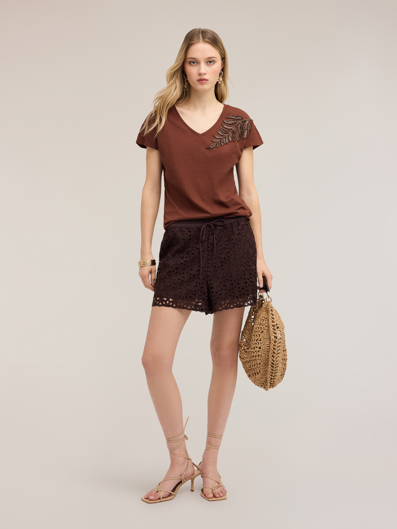 Tricou cu broderie pe umăr image number 2