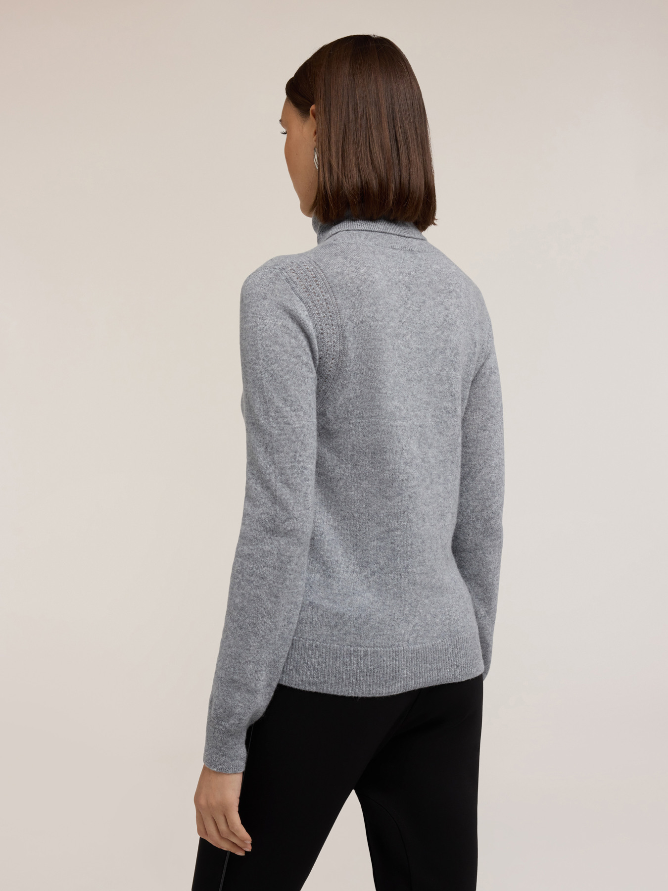 Cashmere turtleneck image number 1