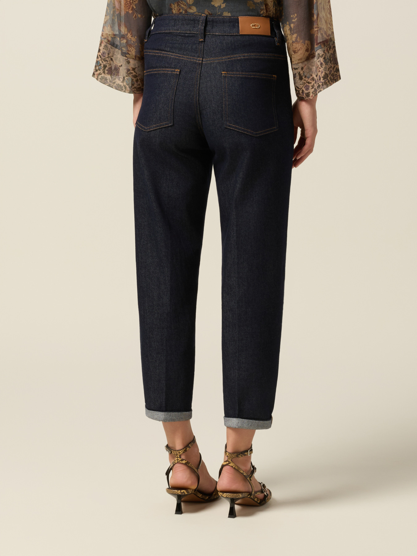 Jeans boyslim con strass image number 1