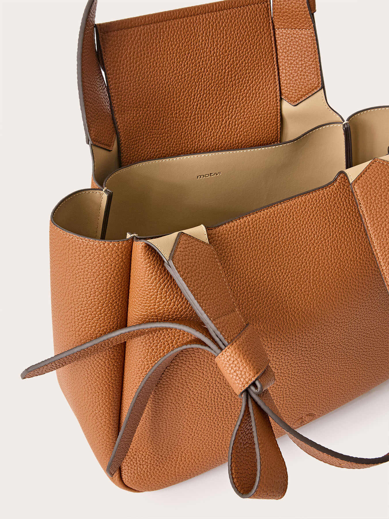 Shopper with adjustable handles image number 4