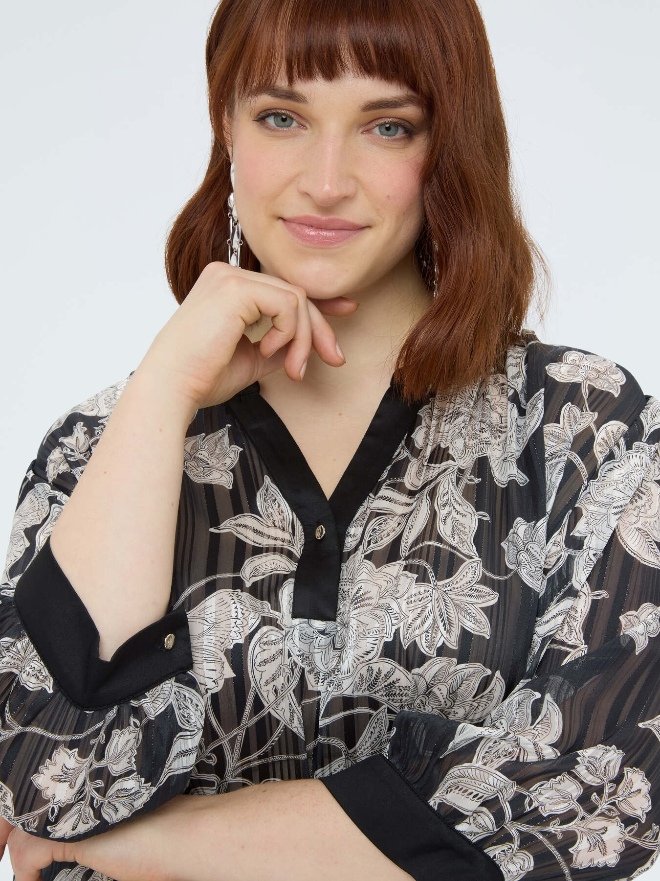 Bluse aus Creponne mit Blumendruck image number 2