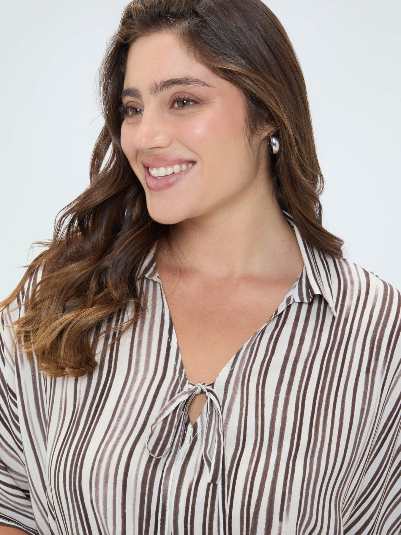 Blusa a righe in viscosa image number 2