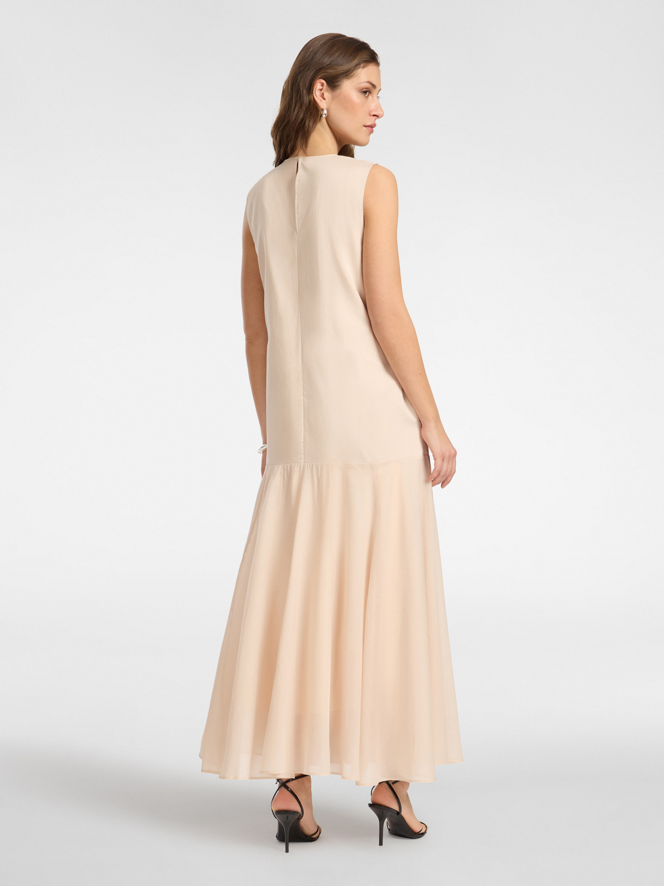 Long dress image number 1