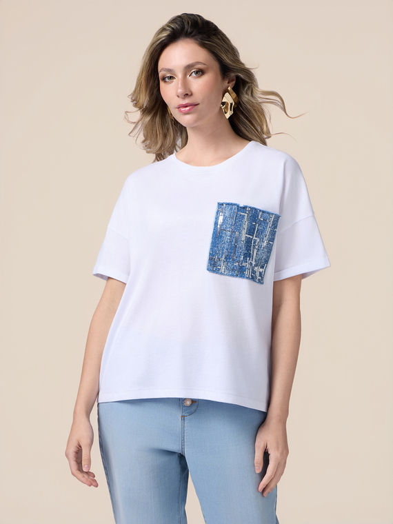 T-shirt with denim pocket and sequins