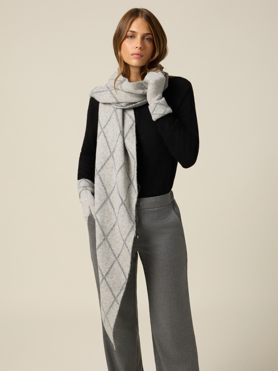 Scarf with lurex embroidery