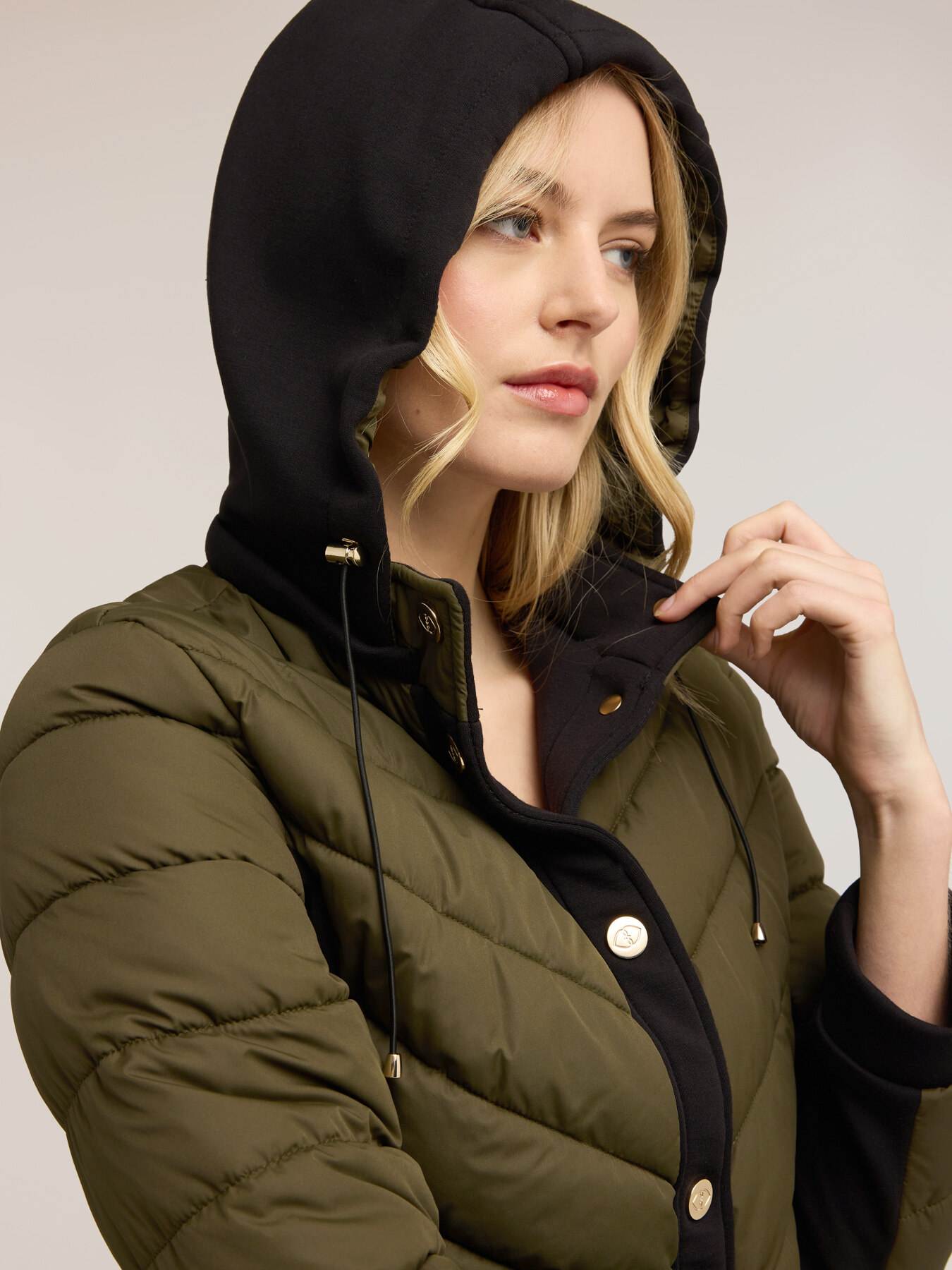 Lightweight bi-material down jacket image number 2