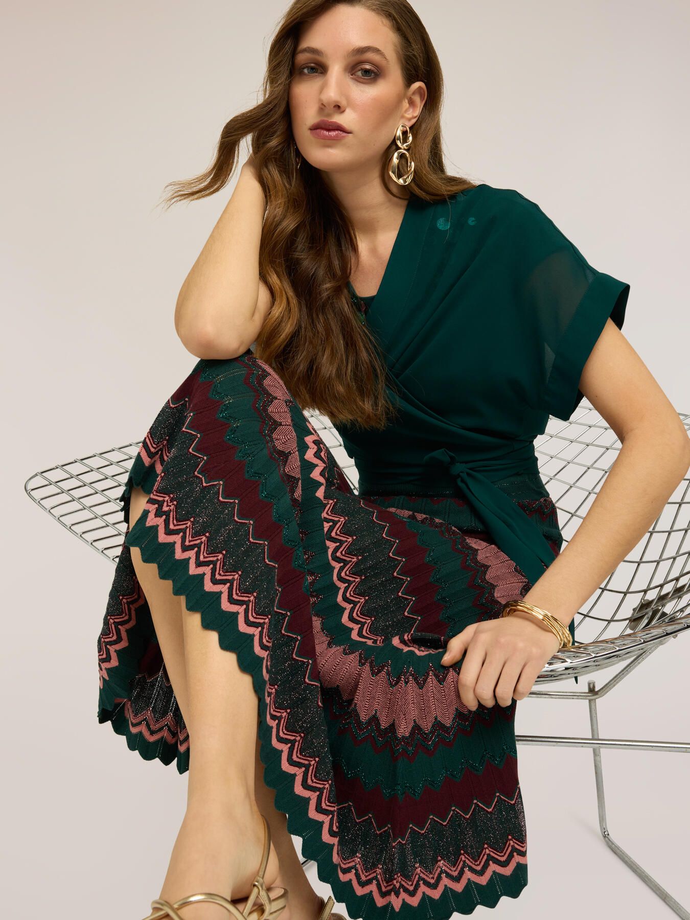 Chevron pattern knit skirt image number 3