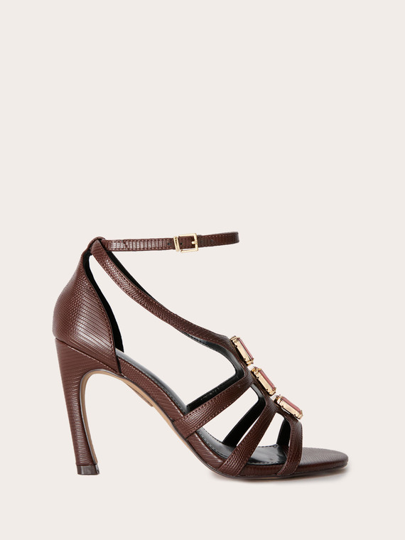 Sandalias con piedras