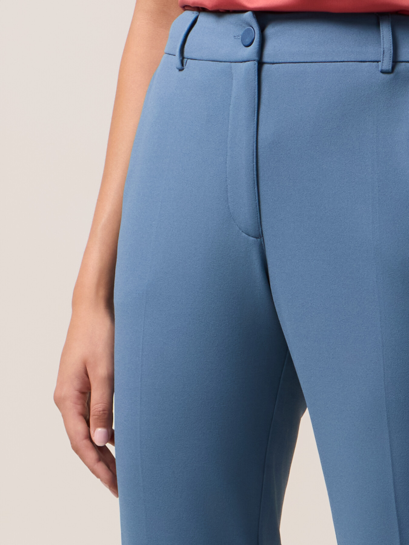 Pantalon court en tissu crêpe image number 2