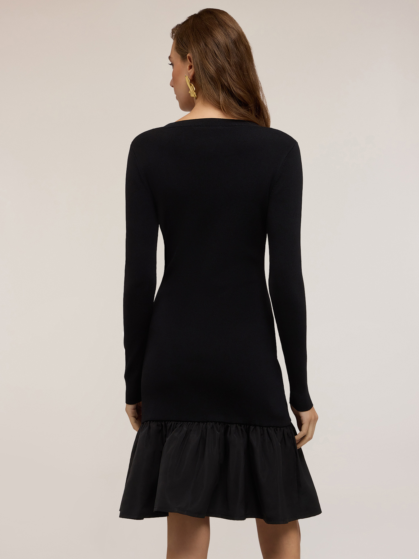 Fine knit flare dress with ruffle image number 1