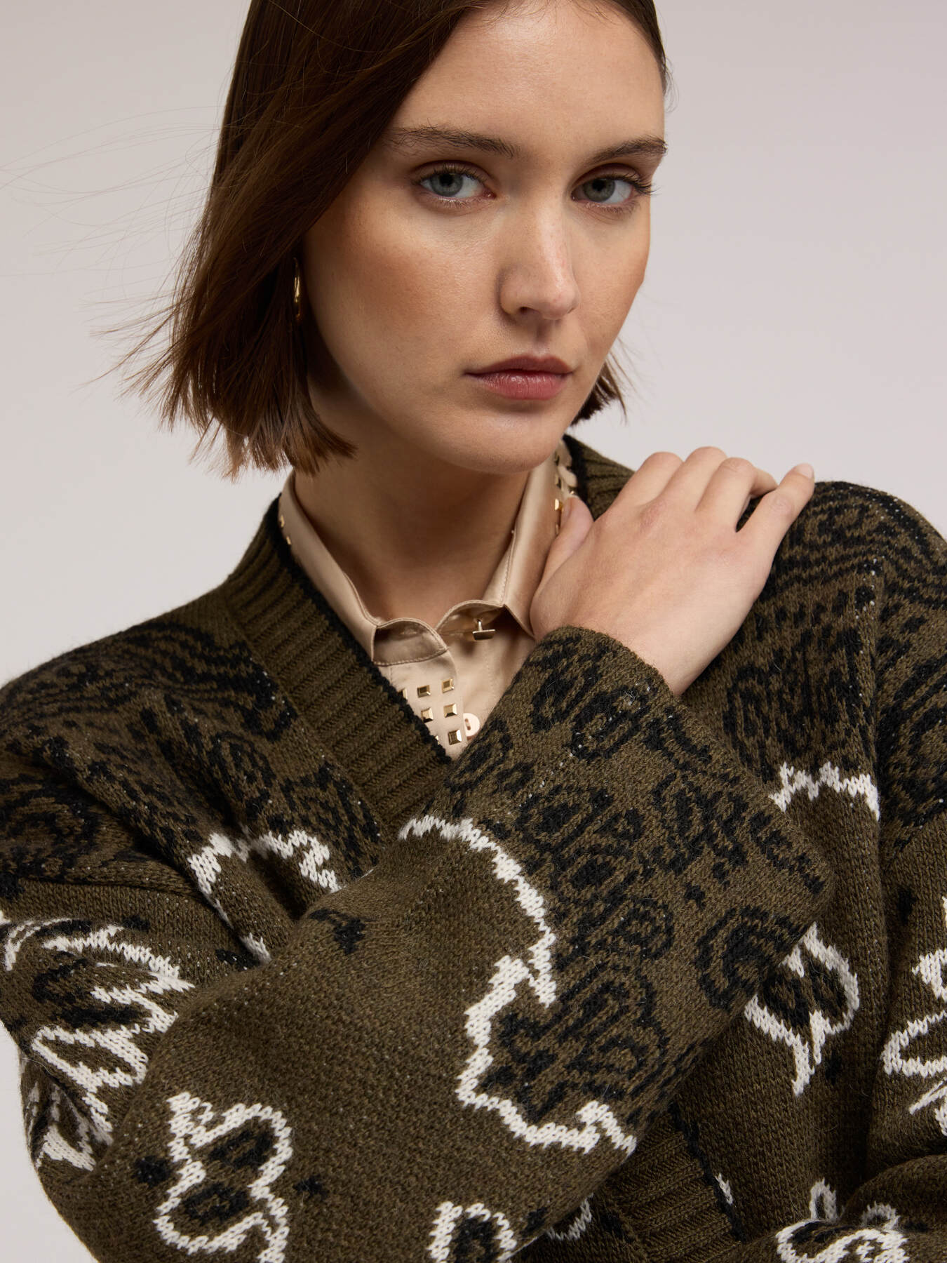 Cardigan suprapus din tricot jacquard image number 3