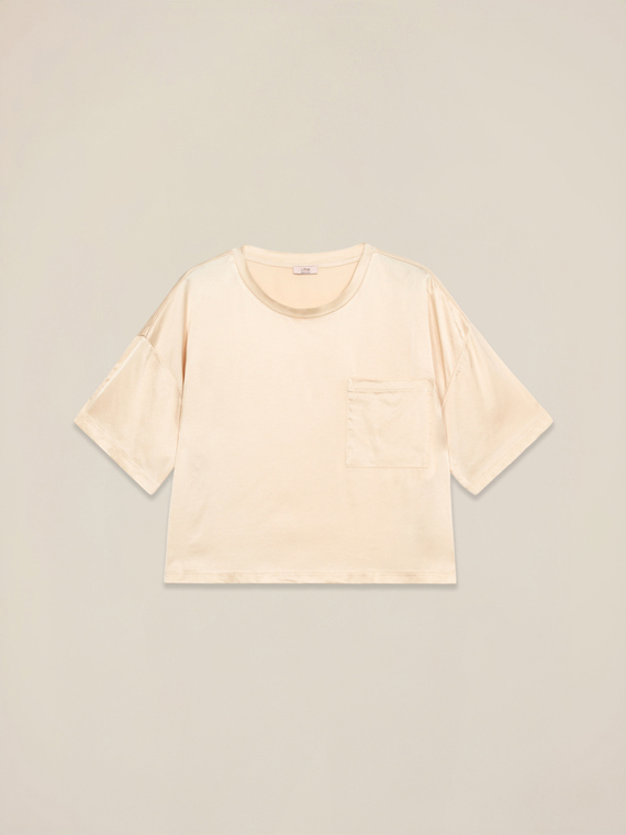Chemisier en satin avec poche poitrine