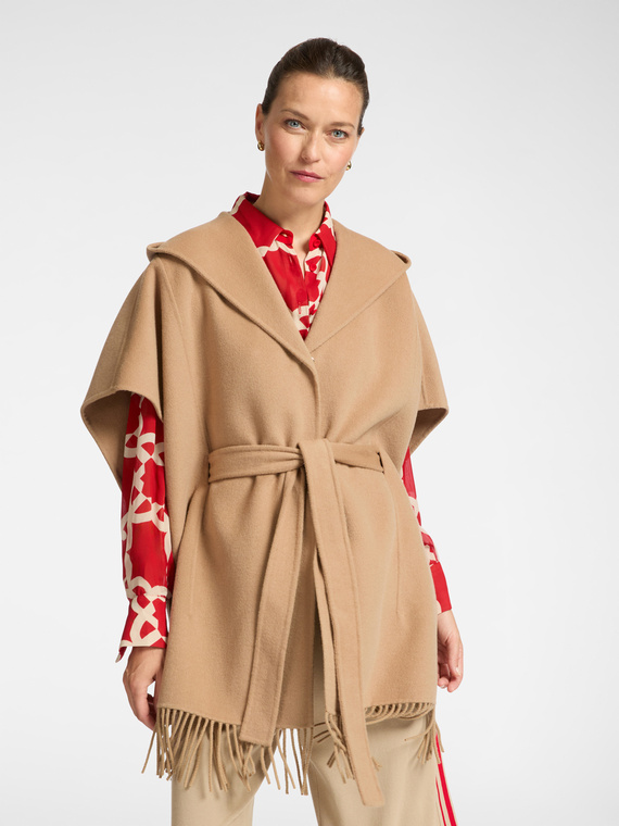 Cape with fringes