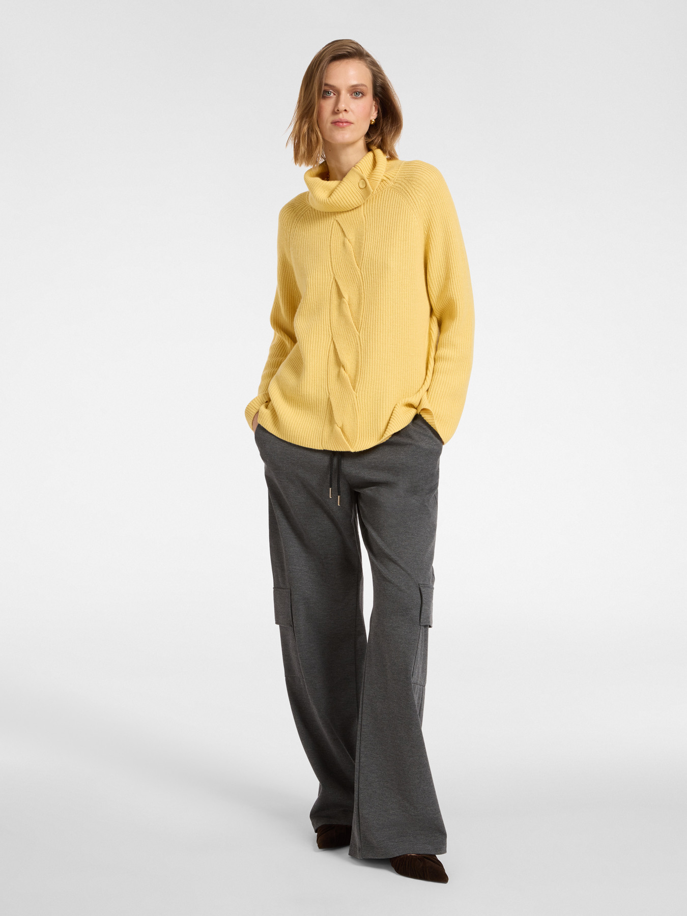Maglia misto cashmere con treccia image number 2