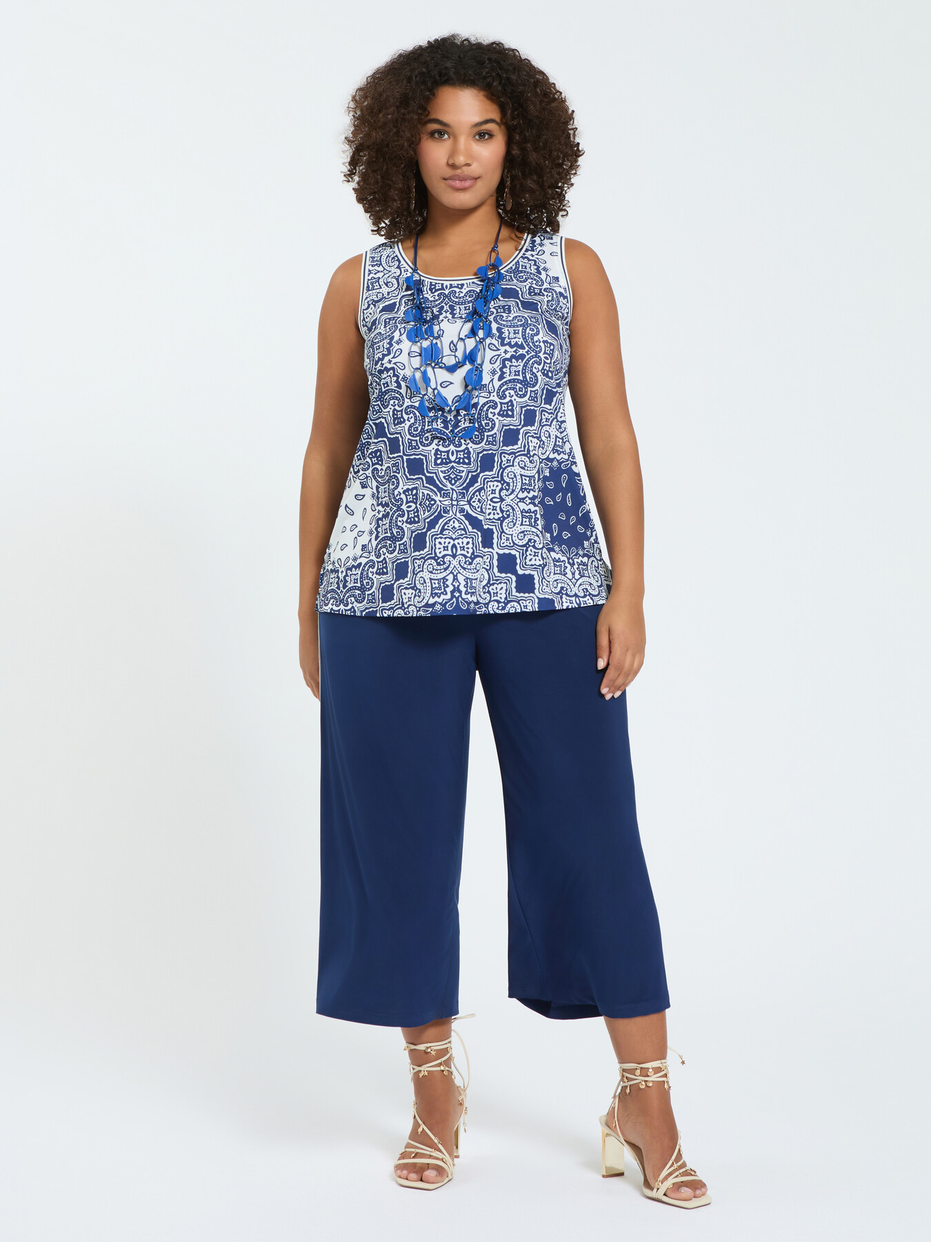 Jersey top with bandana print image number 4