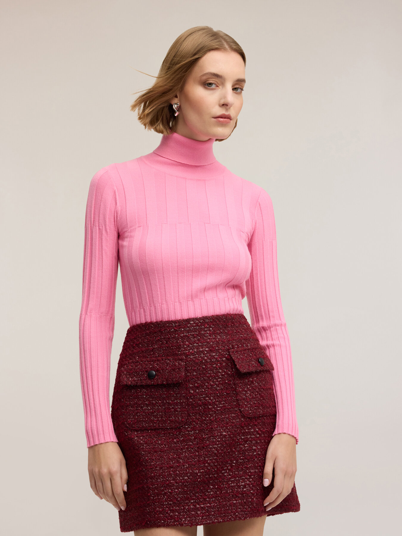 Turtleneck sweater with asymmetrical ribbed knit image number 3