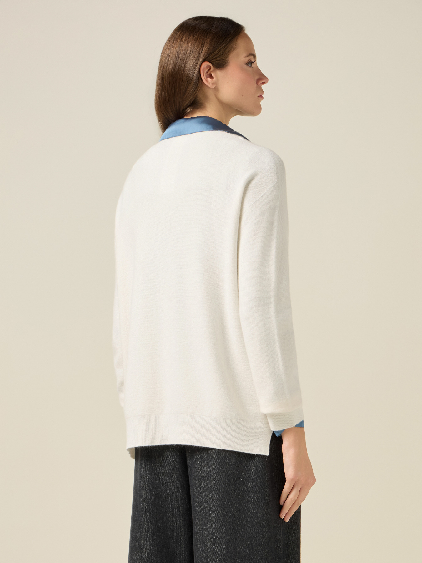 Maglia scollo a V image number 1