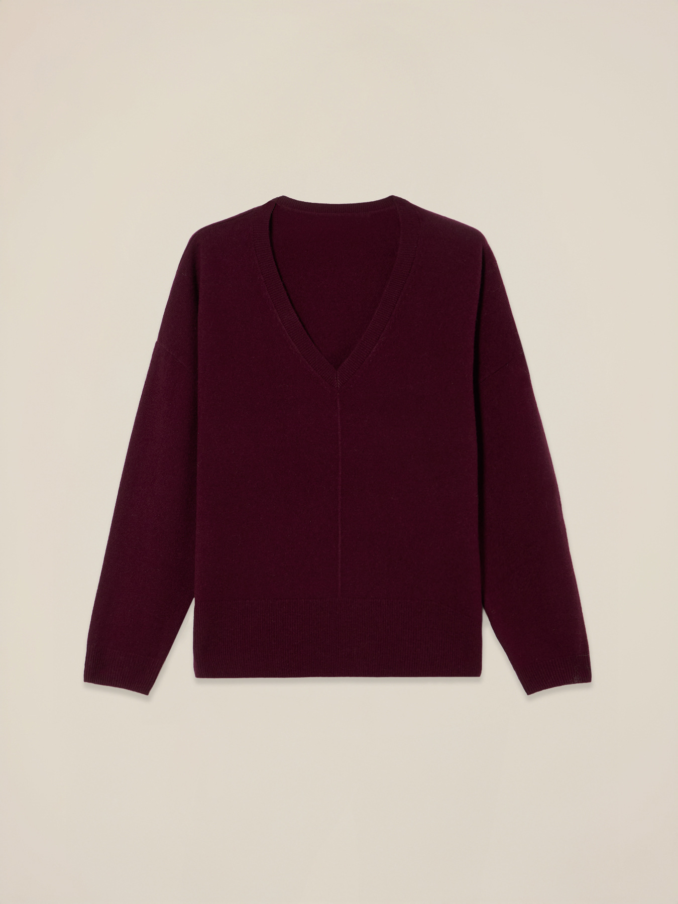 Maglia in pura lana con scollo a V image number 3