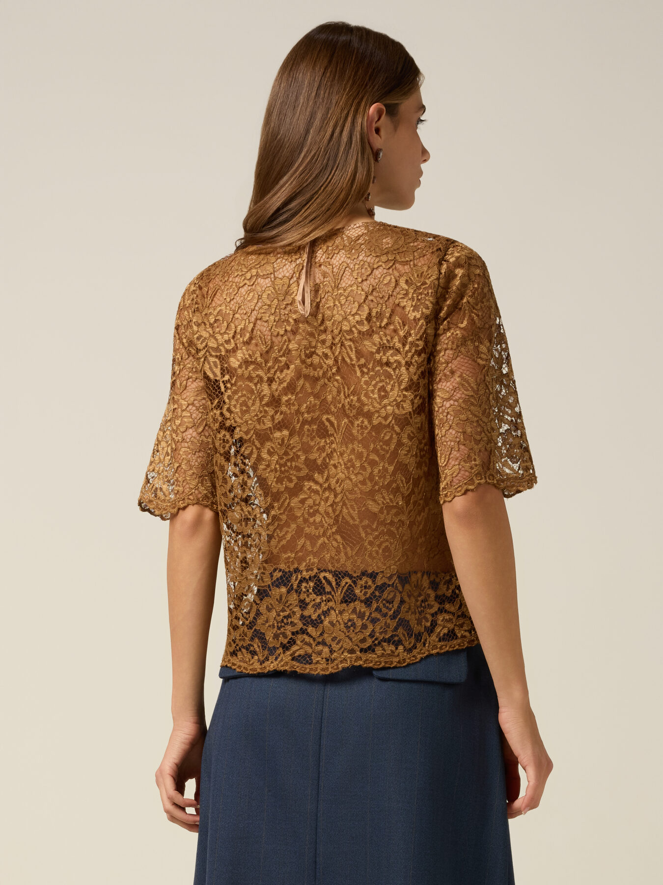 Blusa in pizzo con maniche al gomito image number 1